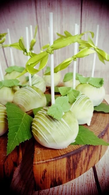 Cake pop zelený lístek