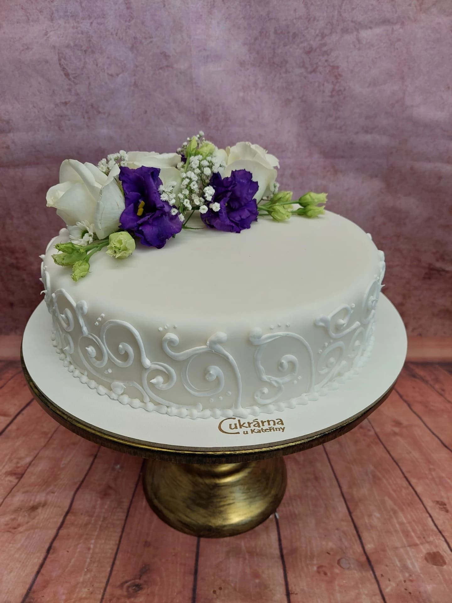 Dort s filigrány z královské glazury