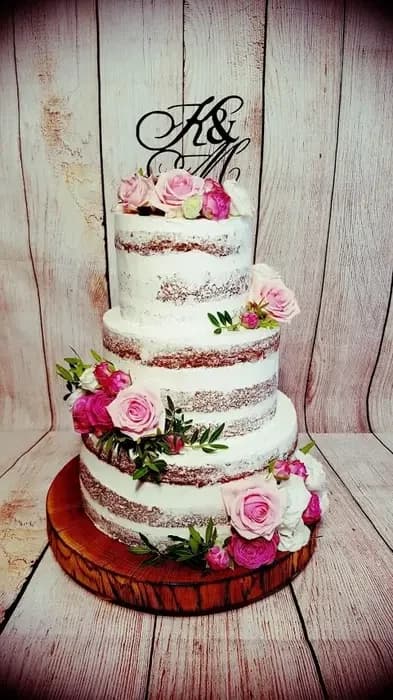 Máznutý naked s iniciály