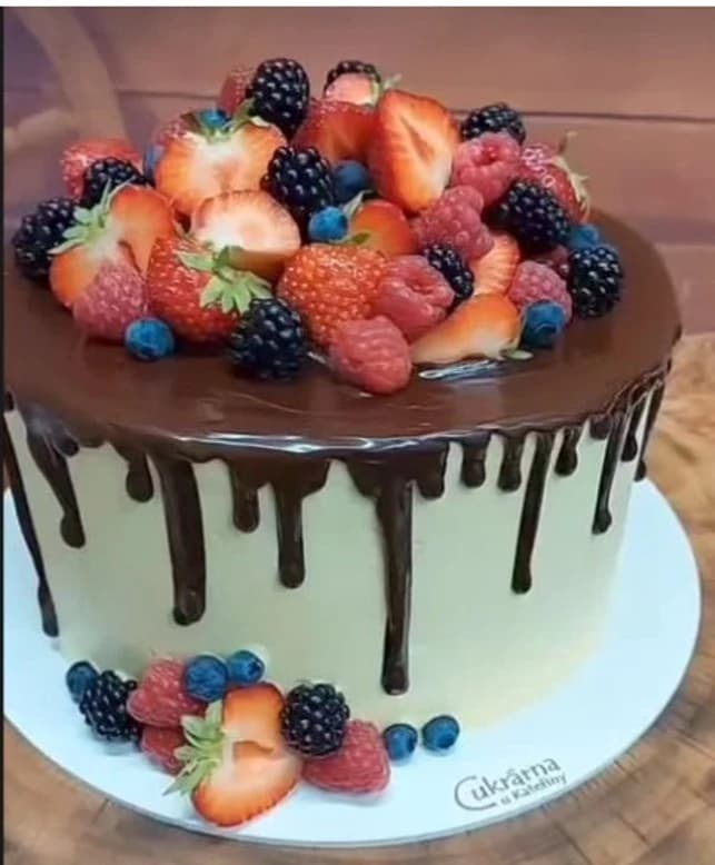 Vanilkový dort s ovocem