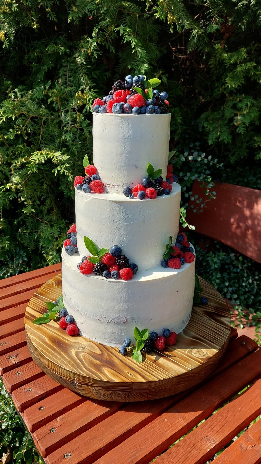 Hladký s kupičkami ovoce