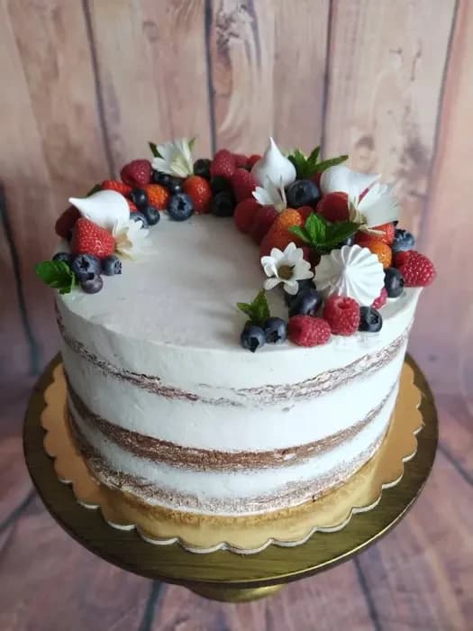 MÁZNUTÝ NAHÝ DORT ovoce do půlměsíce