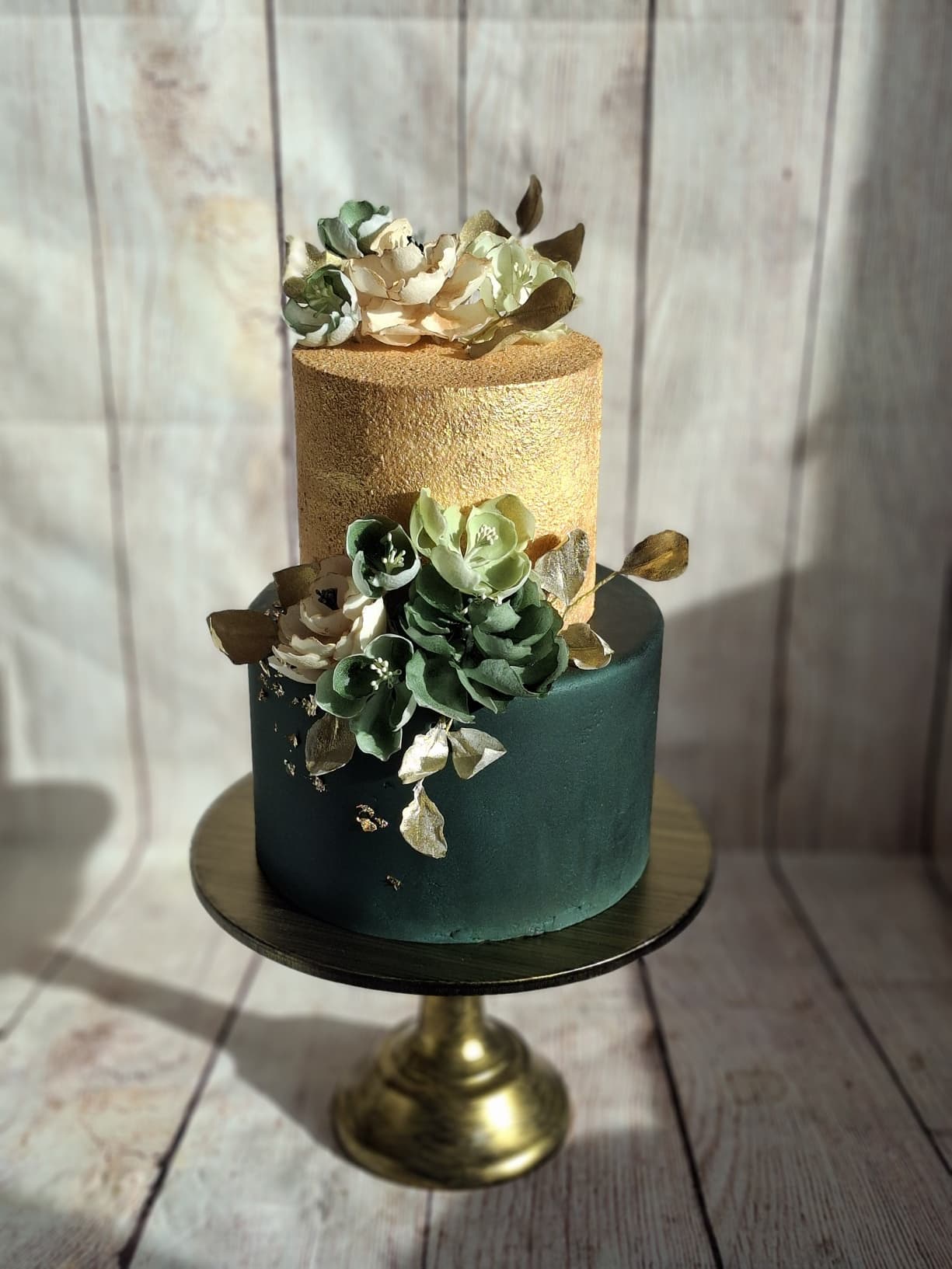 Novinka Lahvově zelená se zlatou