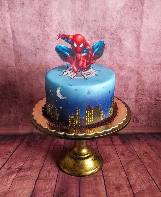 Spiderman a noční město